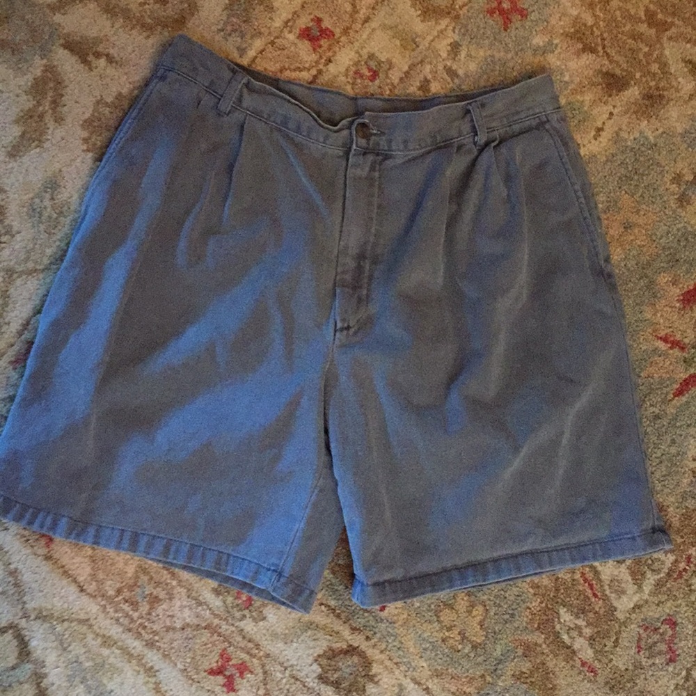 Men’s cotton vintage shorts, good condition used.